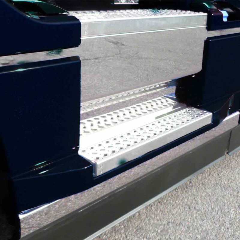 TM-1610 MACK ANTHEM Upper Chassis Fairing Trim Kit (2018+) – Step Cover Gray