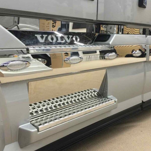 TV-1440 Volvo VN/VNL 780/730 Upper Fairing Trim Kit (2006-2011) – 18 x Slotted Holes Exterior Trim Rosy Brown