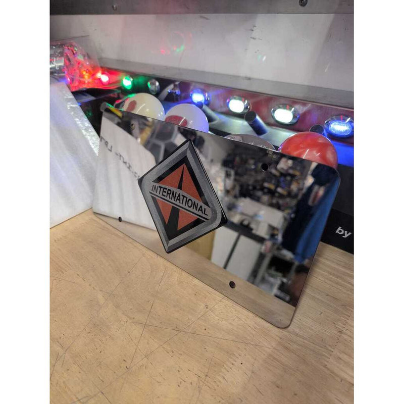 PLACA DE MATRÍCULA ESTILO PETERBILT