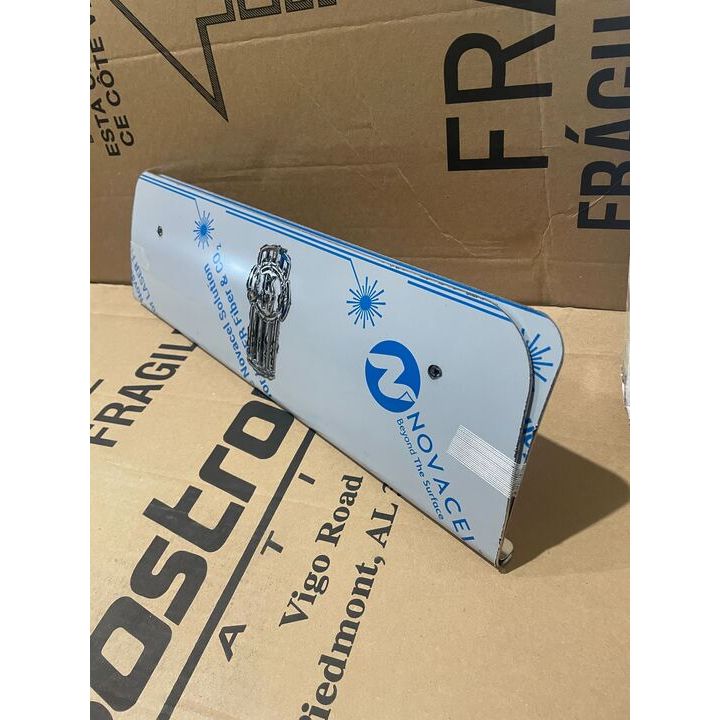 B822003 FENDER GUARD Pair W9L `89+ FLUSH MOUNT (With Kenworth logo)