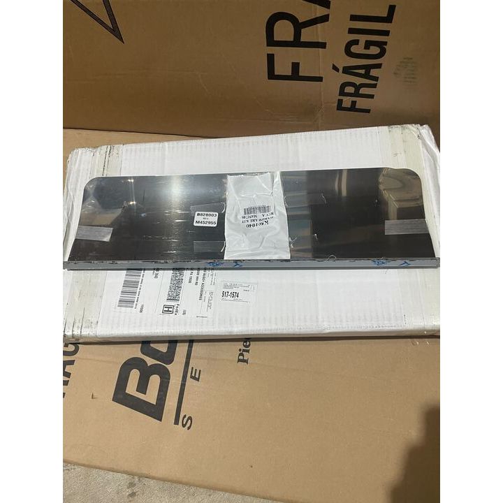 B822003 FENDER GUARD Pair W9L `89+ FLUSH MOUNT (With Kenworth logo)