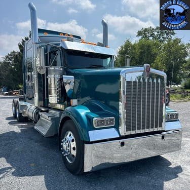 #FE-0010-06 KENWORTH W900B, W900L 18" TEXAS SQUARE WITH (OEM ROLLED ENDS) bumper Dark Slate Gray