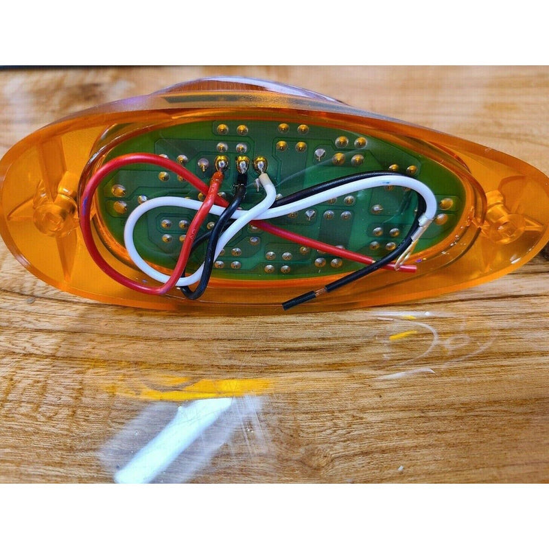 UP-38448 15 LED Freightliner Sleeper Clearance/Marker Light LED/amber Lens new up-38448 LIGHTING Sienna